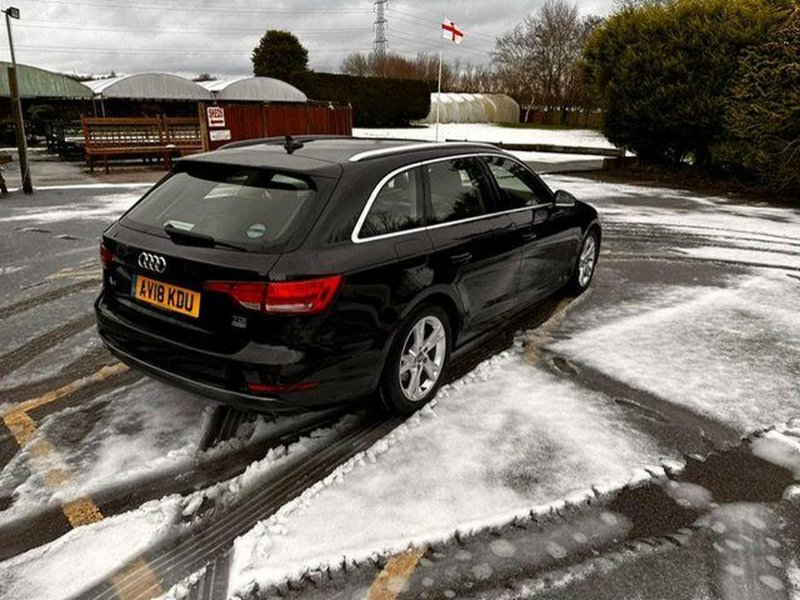 AUDI A4 AVANT