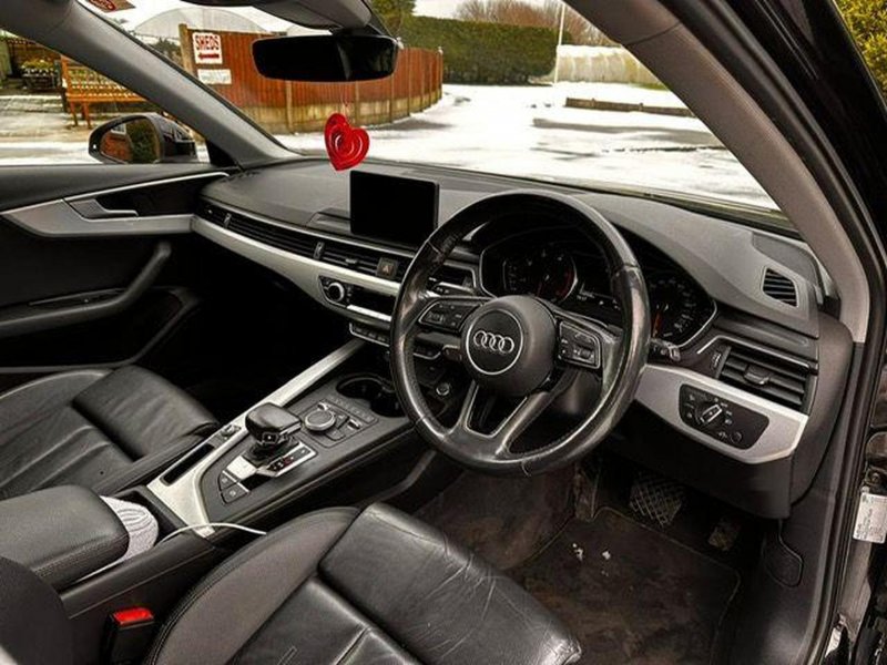 AUDI A4 AVANT