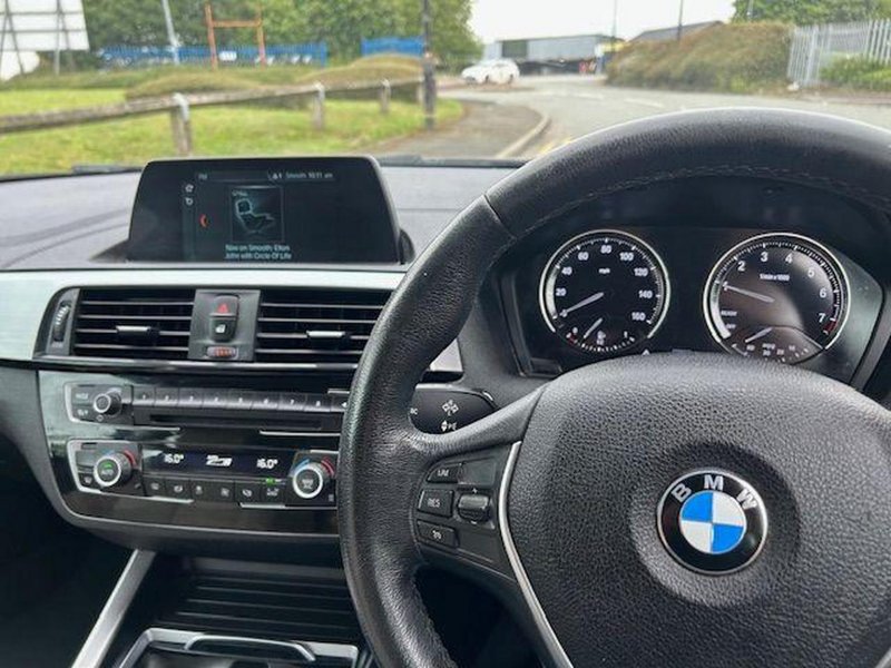 BMW 1 SERIES
