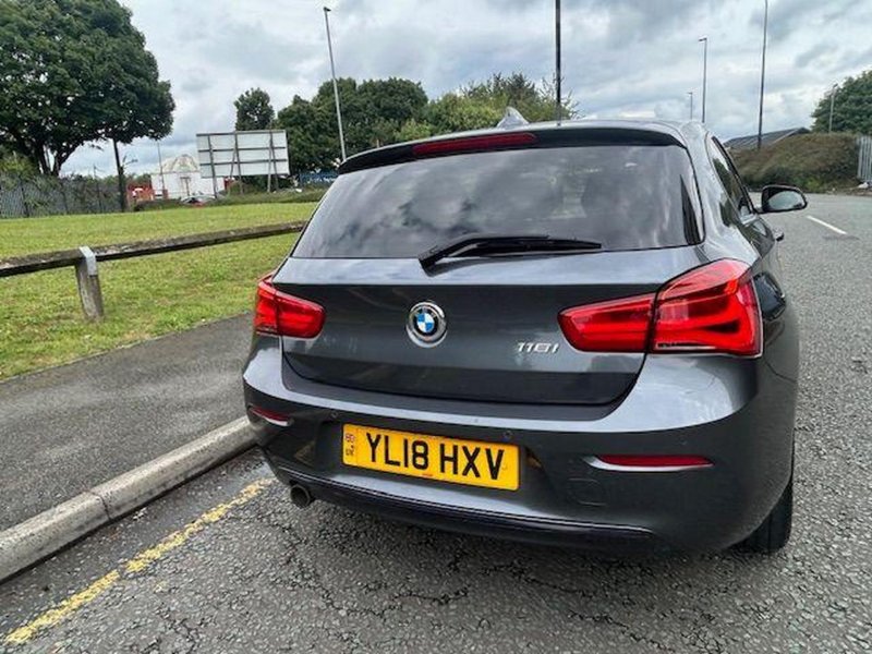 BMW 1 SERIES