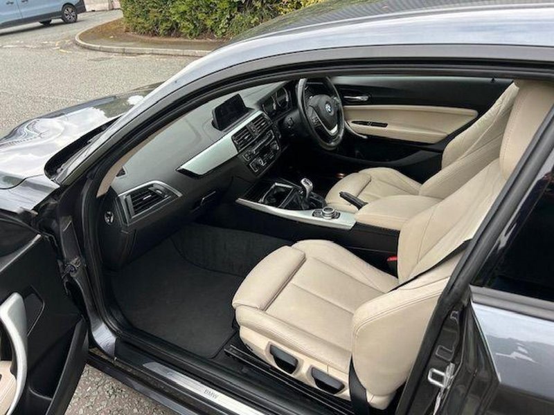 BMW 1 SERIES