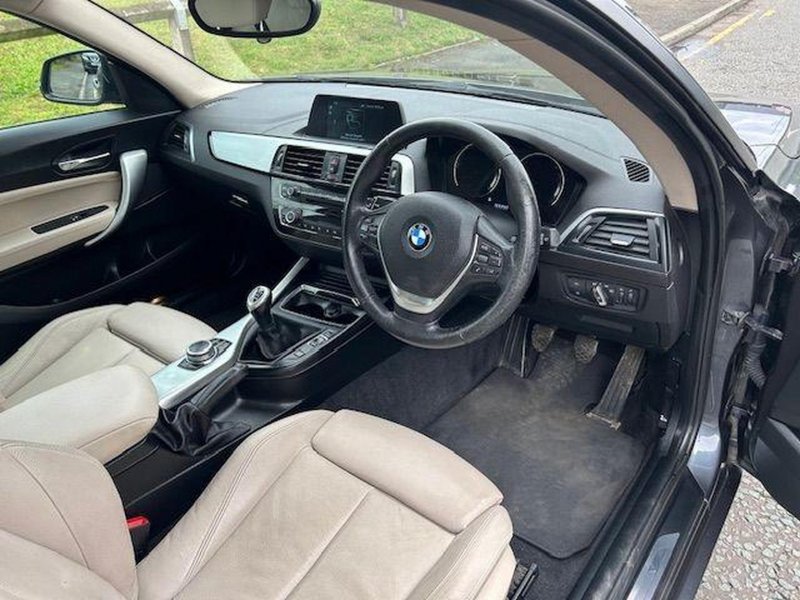 BMW 1 SERIES