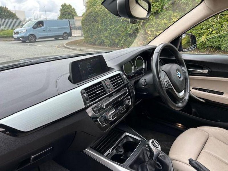 BMW 1 SERIES