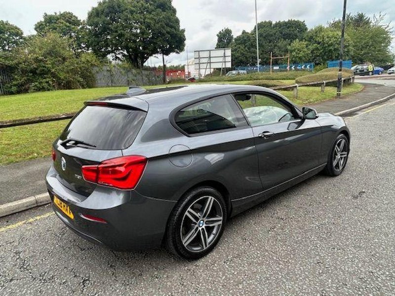 BMW 1 SERIES