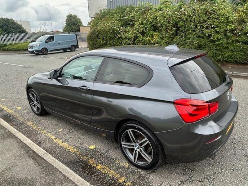 BMW 1 SERIES